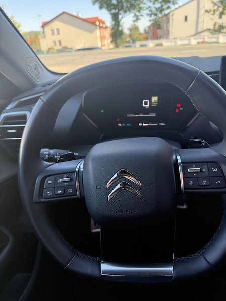 Citroën C5 X (2022) Hybrid 225 k S&S ë-EAT8 SHINE  - fotka 8 z 10