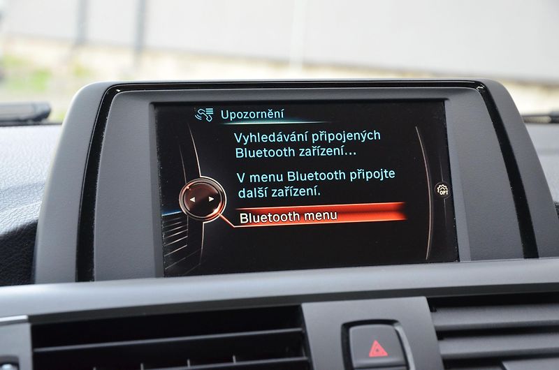 BMW Řada 1 (2016) 116i 80kW Facelift /AUT. KLIMA - fotka 25 z 33
