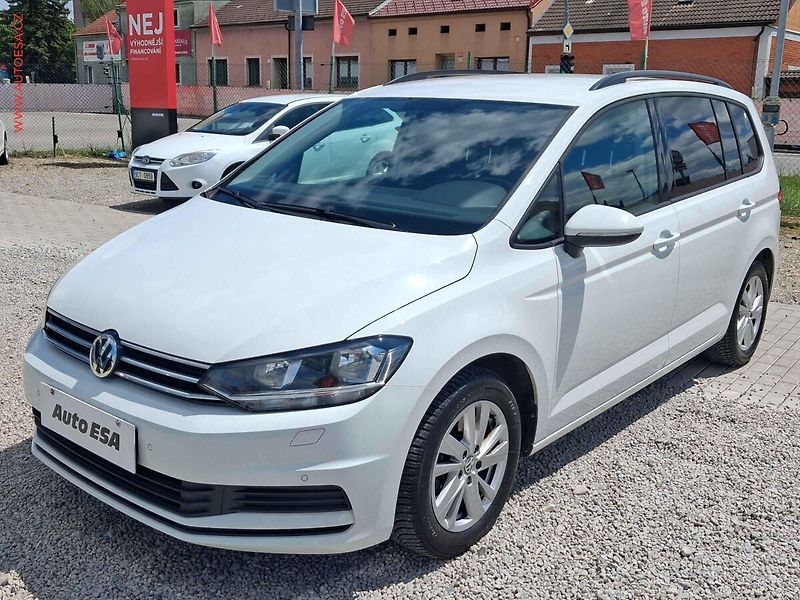 Volkswagen Touran (2019) 2.0TDi, DSG, navi, AC, TZ - fotka 3 z 23