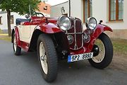 Krása a elegance starých strojů na veteránské vyjížďce plzeňského Veteran Car Clubu v Radobyčicích.