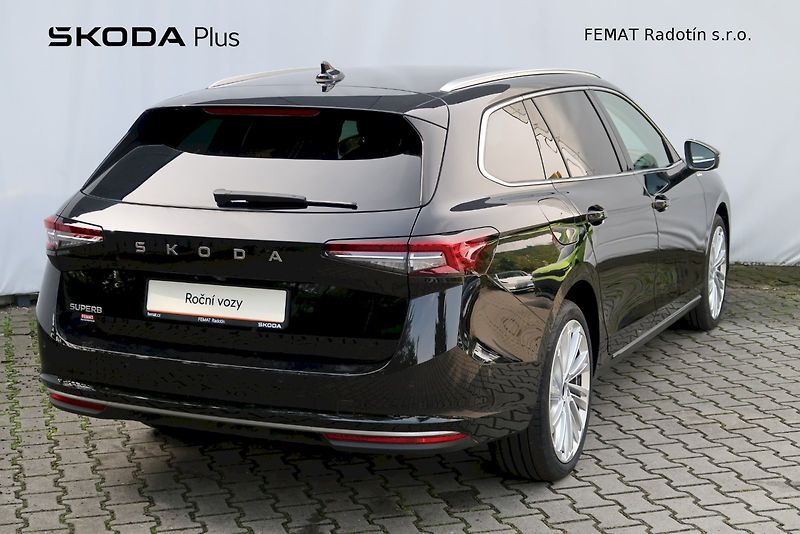 Škoda Superb (2024) Combi L&K 2,0 TDi/110  kW DSG - fotka 2 z 33