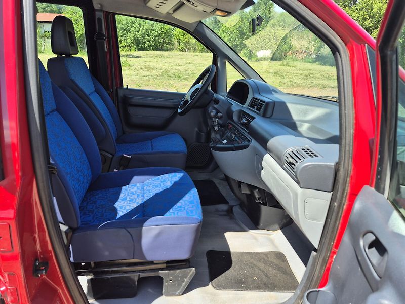 Fiat Scudo (2005) 2.0Hdi Long 5 míst  - fotka 17 z 22