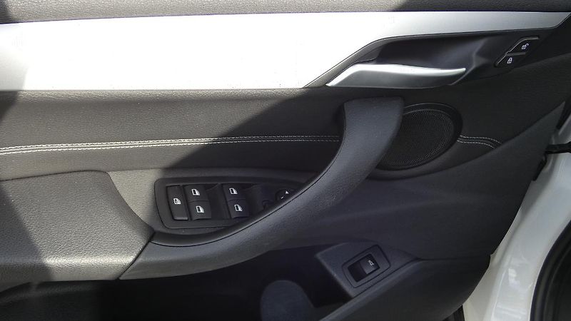 BMW X1 s Drive18d - fotka 9 z 24