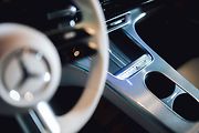 Mercedes-Benz letos odstartoval novou éru jako globální partner ženského tenisu (WTA). Své ambice v tomto sportu nyní potvrzuje i v České republice, kde v rámci ostravského turnaje představuje dvě klíčové novinky: novou generaci modelů GLB a GLC.