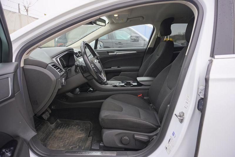 Ford Mondeo (2016) 1.5i 118 kW ECOBOOST AUTOMAT - fotka 7 z 22