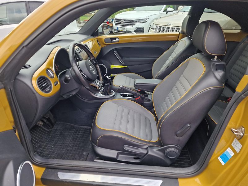 Volkswagen Beetle 2,0TDI 110PS DUNE - fotka 7 z 22