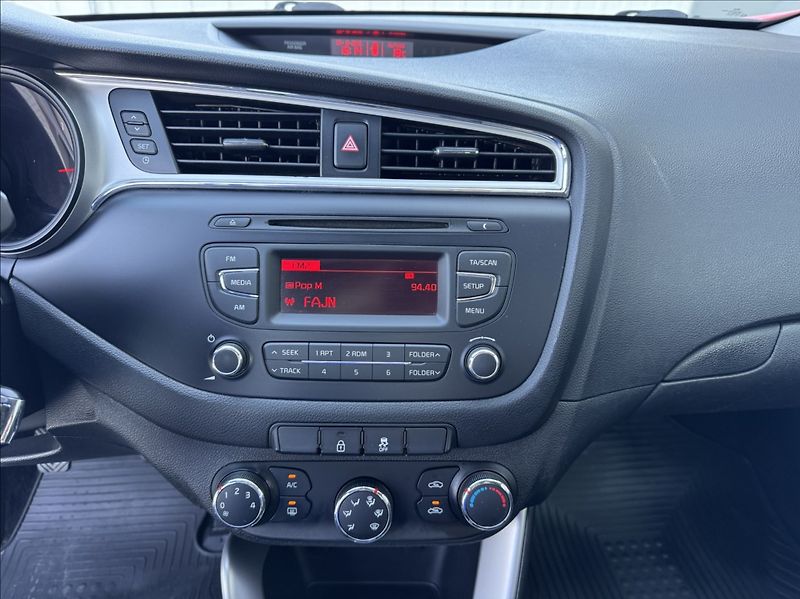 Kia Ceed 1,4 i 73kW 2.maj. původ ČR - fotka 37 z 50