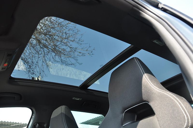 Škoda Karoq 2.0TSi 140kW 4x4 dsg SportLine - fotka 19 z 21