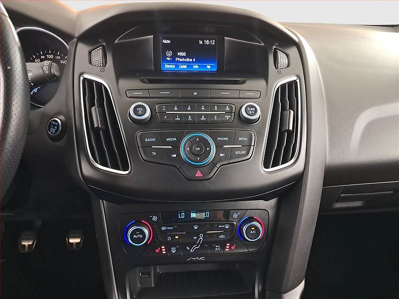 Ford Focus (2017) 1.5 EcoBoost, Serv.kniha, Navi - fotka 12 z 19