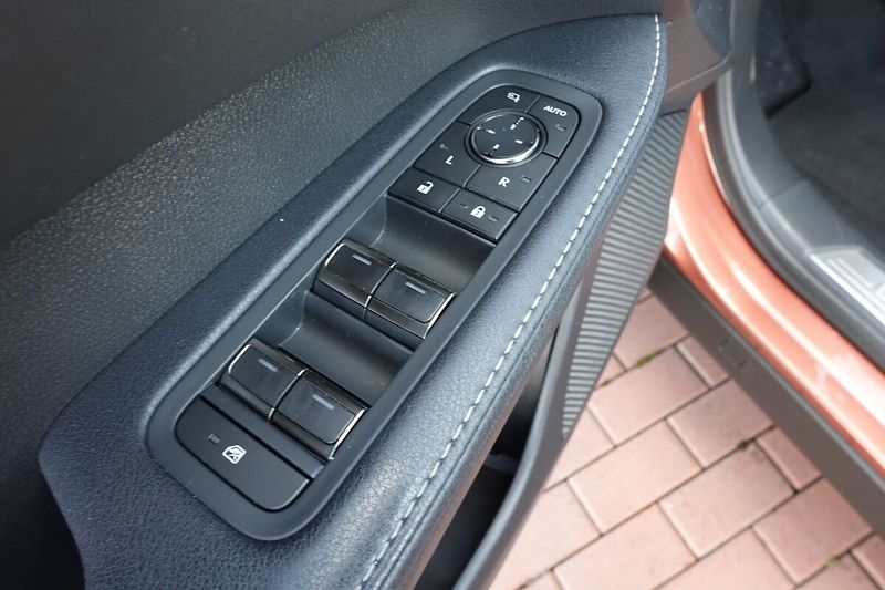 Lexus RX RX450+ PHEV Plug-in hybrid Exe - fotka 11 z 36