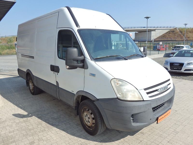 Iveco Daily 2.3 D ABS, KLIMATIZACE - fotka 3 z 14