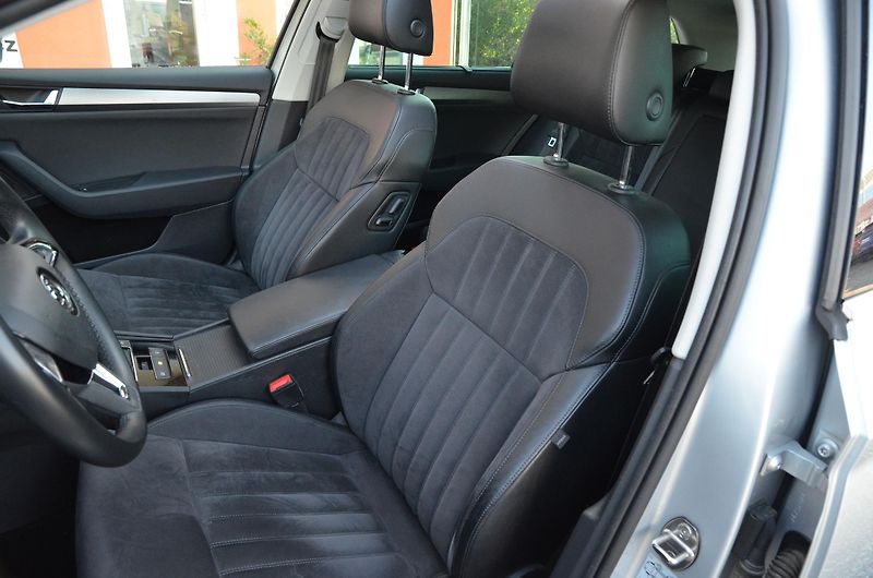 Škoda Superb (2017) 1.8 TSi DSG STYLE / ČR / PANO - fotka 21 z 46