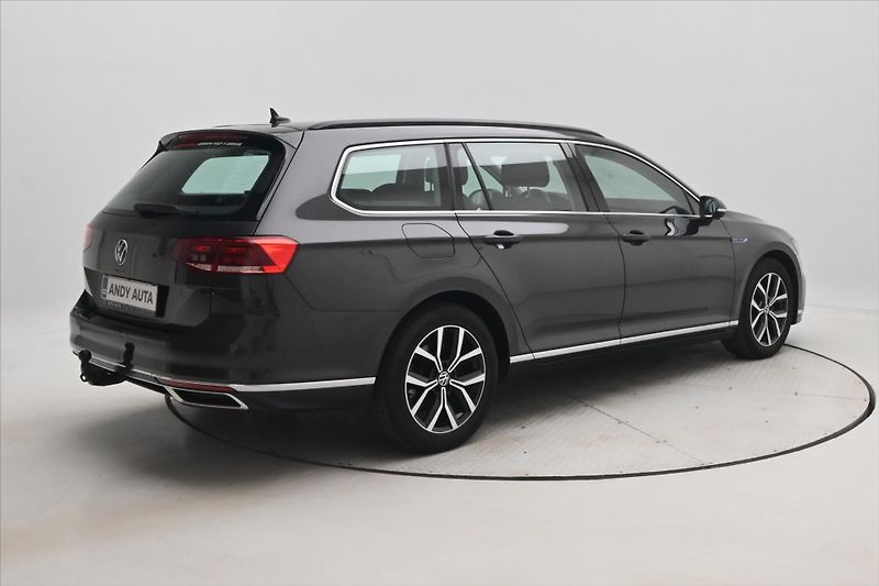 Volkswagen Passat 1,4 GTE 160 kW DSG Business Zá - fotka 5 z 32