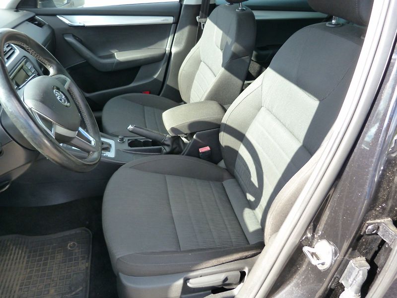 Škoda Octavia 2.0 TDI - fotka 11 z 18