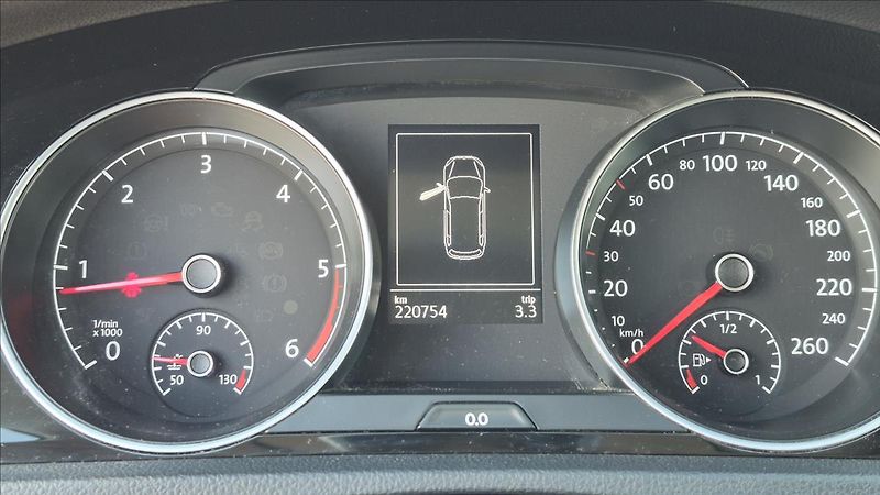 Volkswagen Golf 1,6 TDi 81 Kw Highline kůže - fotka 9 z 22