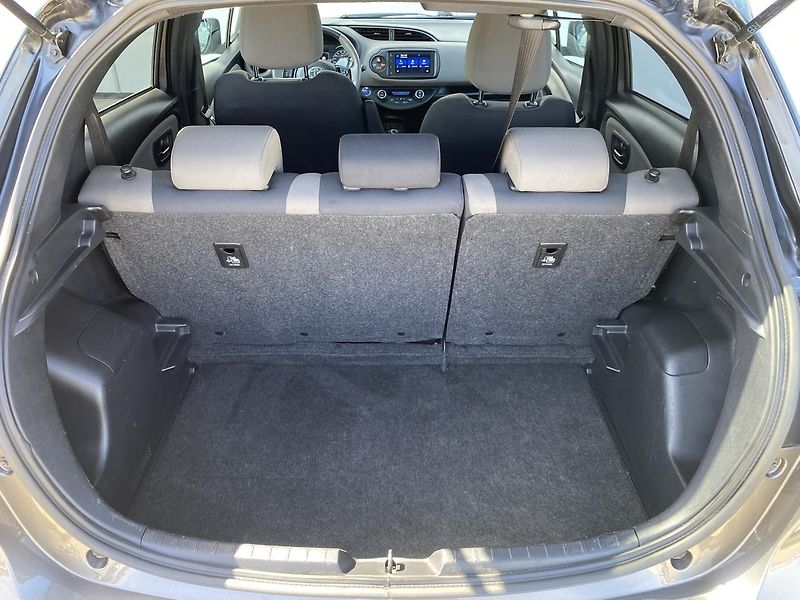 Toyota Yaris SELECTION 1.5 HYBRID 74kW CVT - fotka 4 z 16