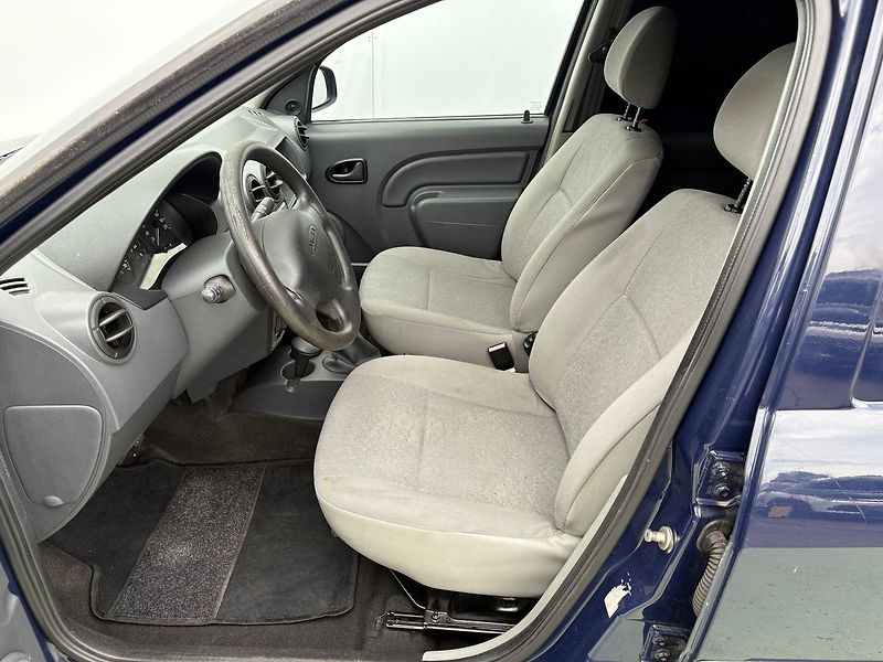 Dacia Logan 1.5dCi, 63kW, Klima - fotka 7 z 12
