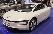 Nízká příď a zakulacená kabina prozrazují, že při návrhu XL1 rozhodovala především aerodynamika.