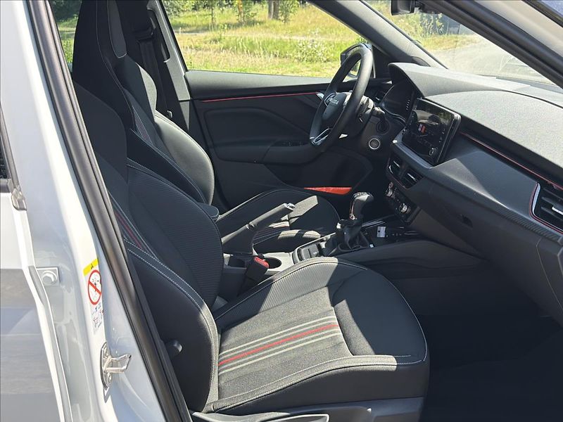 Škoda Kamiq 1,5 TSI 110 kW DSG Monte Carlo - fotka 12 z 36