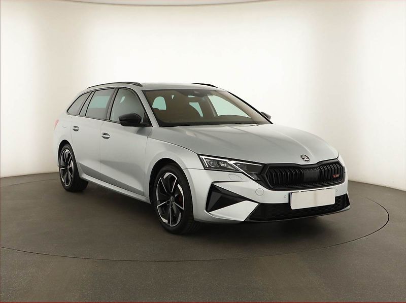 Škoda Octavia (2025) RS 2.0 TSI, RS, Navigace - fotka 1 z 18