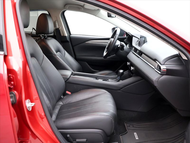 Mazda 6 2,5 143kW Skyactive Revolution - fotka 11 z 44