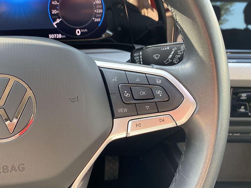 Volkswagen Golf (2023) 1.5 TSI Life GT - fotka 19 z 29