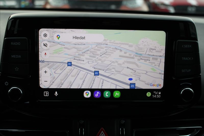 Hyundai i30 1,5 TGDI  1MAJ,AT,SMART,ZÁRUKA - fotka 13 z 41