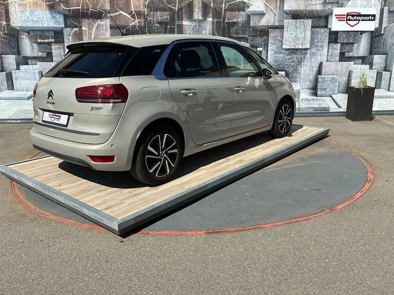 Citroën C4 Picasso (2017) 1.6HDi,88KW,MASÁŽ, BLIS, 1.MAJ - fotka 6 z 35