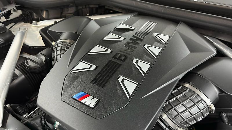 BMW X5 M60i / ZÁRUKA / TOP STAV - fotka 64 z 67