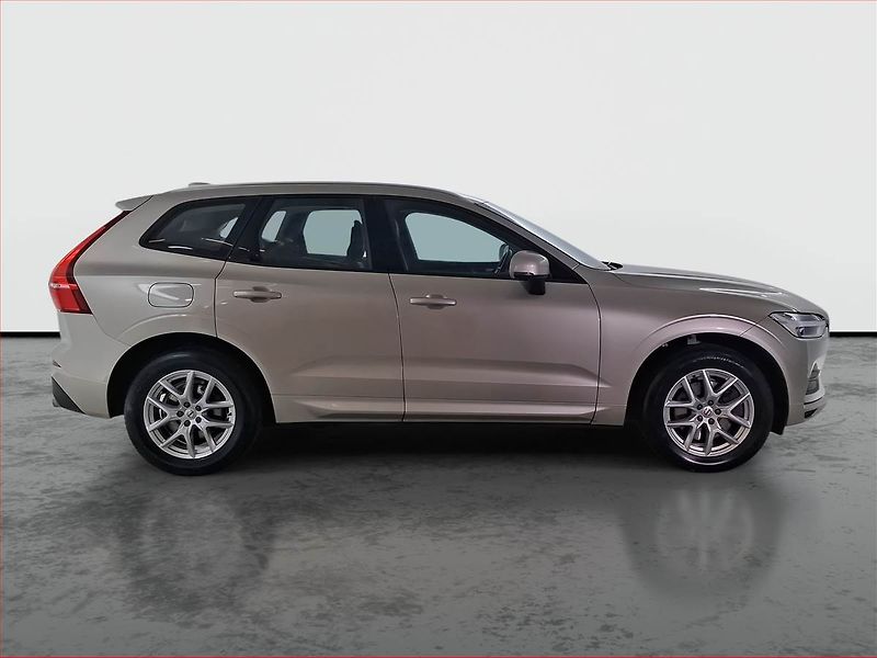 Volvo XC60 (2018) Momentum D4 - fotka 6 z 16