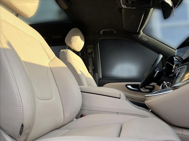 Mercedes-Benz Třídy V 300 d 4MATIC EXCLUSIVE AMG - fotka 15 z 28
