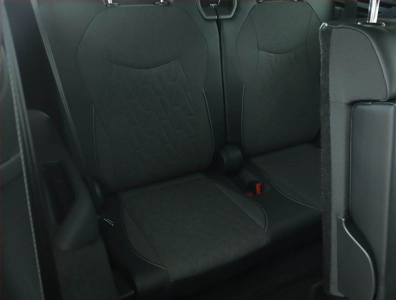Volkswagen Tayron (2025) 1.5 eTSI - fotka 15 z 19