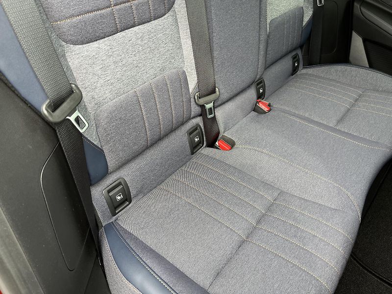 Renault R4 E-Tech techno comfort range - fotka 32 z 34