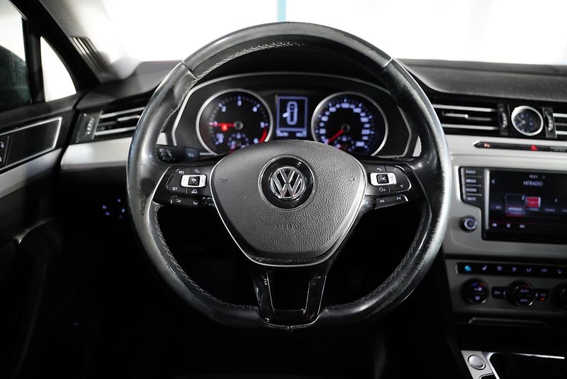 Volkswagen Passat - fotka 5 z 23