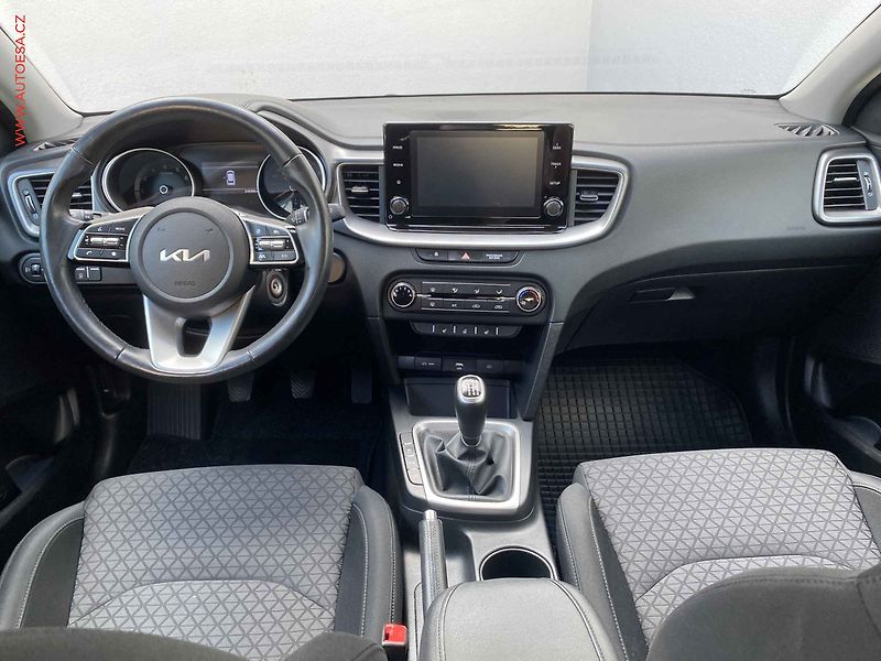 Kia Ceed (2022) 1.0 T-GDi SW, 1.maj,ČR, Spin - fotka 8 z 18