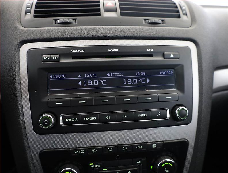 Škoda Octavia (2008) 1.8 TSI, Serv.kniha, Tempomat - fotka 10 z 18