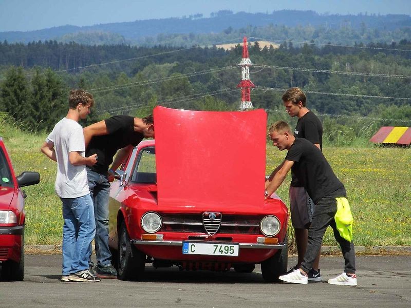 Nultý ročník srazu vozů Alfa Romeo v Jihočeském kraji.
