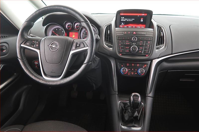 Opel Zafira (2015) 2.0 BiCDTI, 7 míst, Navi - fotka 7 z 19