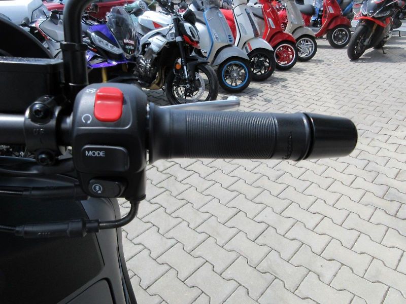 Vespa (2026) GTV 310 e5+ - fotka 9 z 9