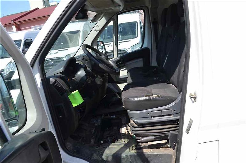 Peugeot Boxer (2016) 2,2 HDI - fotka 11 z 19