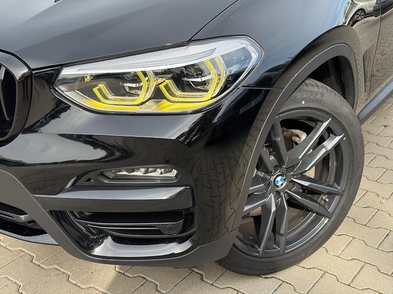 BMW X3 xDrive30d - fotka 16 z 18