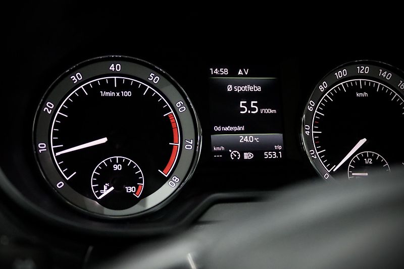 Škoda Octavia 3 FL Combi 1.4 TSI 110 kW - fotka 25 z 38