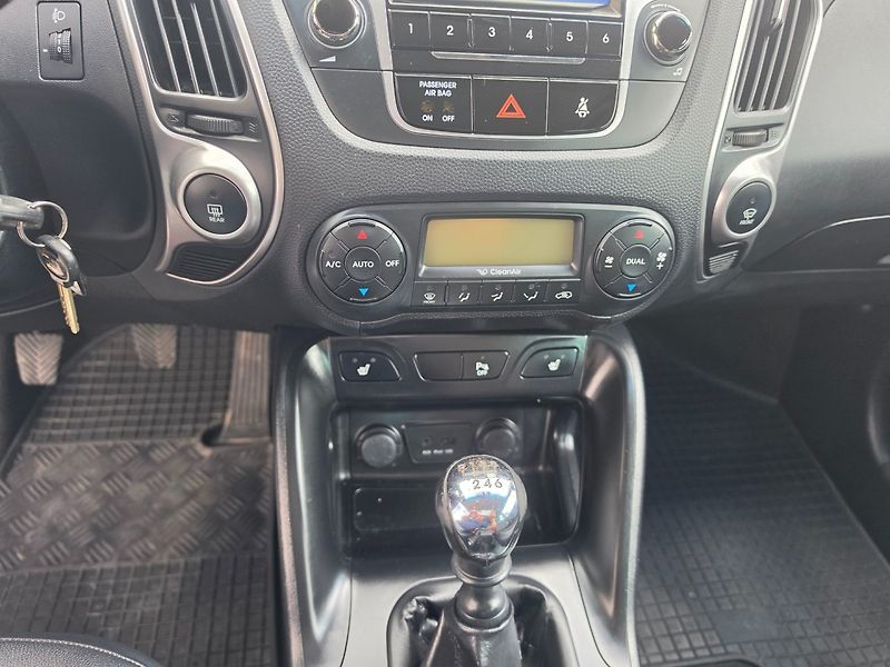 Hyundai ix35 (2012) 2.0 CRDi 4WD - fotka 23 z 34