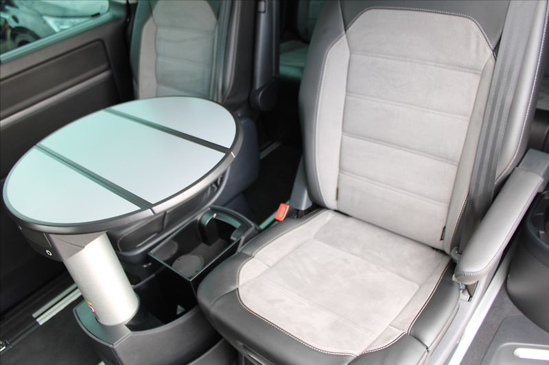 Volkswagen Multivan 2,0 TDI  1MAJ,7MÍST,AT,4x4,DPH - fotka 30 z 40