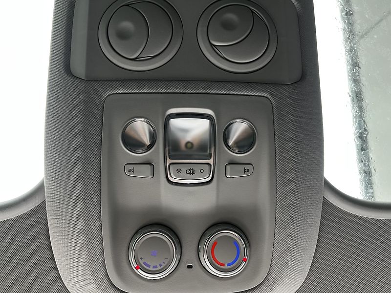 Citroën SpaceTourer (2026) SHINE L3 2.2 BlueHDi 180 S&S E - fotka 28 z 33