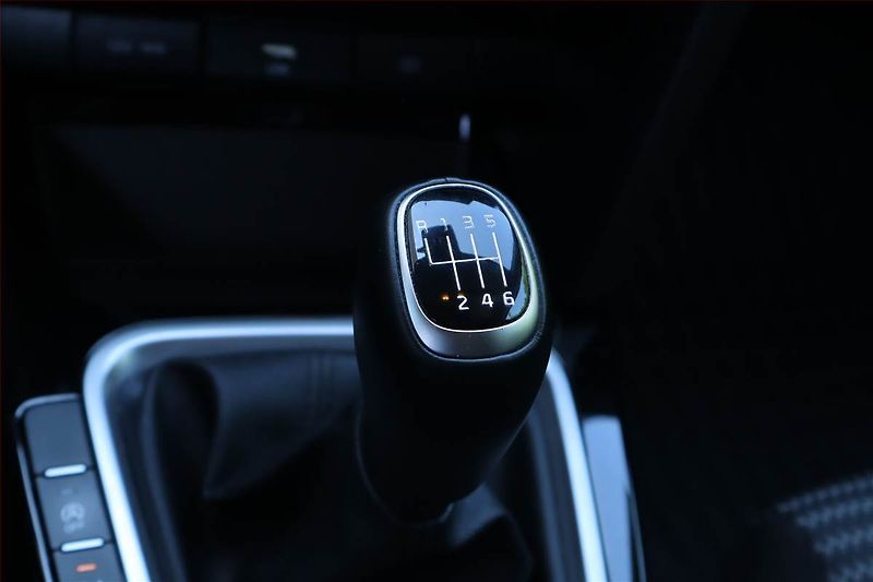 Kia Ceed (2022) Gold 1.5 T-GDI, Serv.kniha - fotka 20 z 23