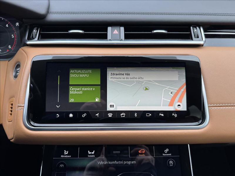 Land Rover Range Rover Velar 3,0 D300 R-DYNAMIC S AWD AT ČR - fotka 20 z 25
