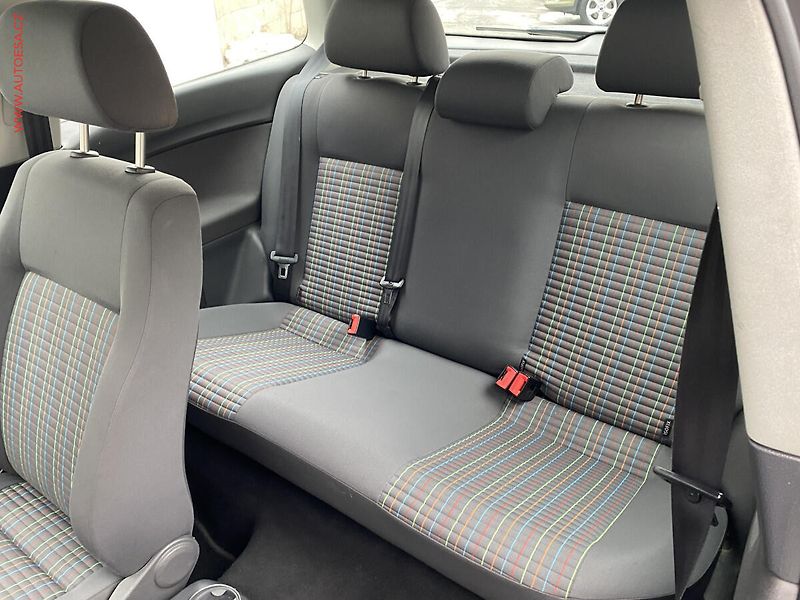Volkswagen Polo (2009) 1.2i, Trendline, AC, park. - fotka 10 z 12