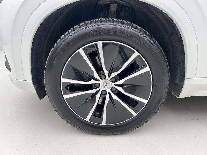 Volvo XC90 B5 AWD MOMENTUM AUT CZ - fotka 14 z 37