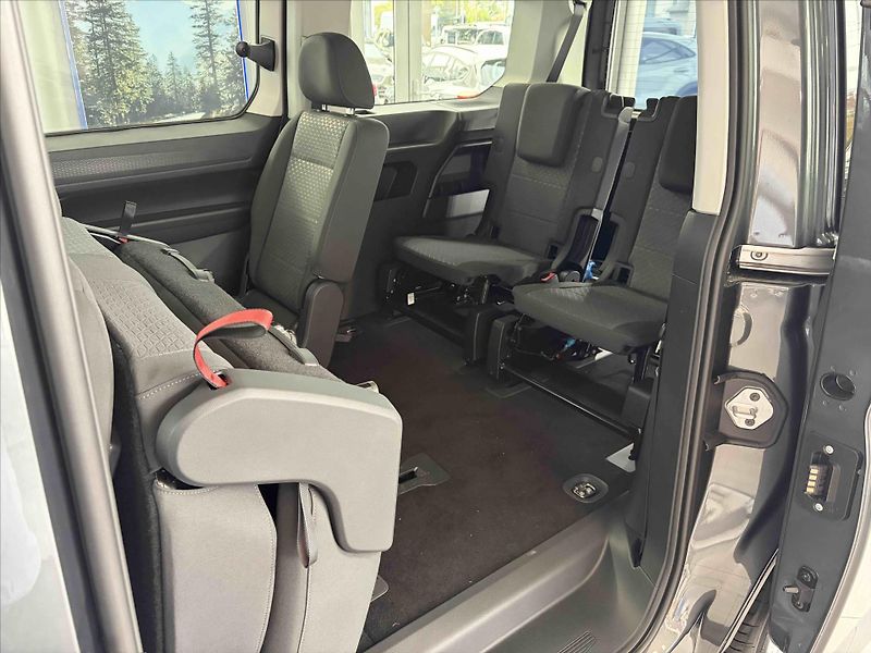 Ford Tourneo Connect (2026) 2,0 2.0 EcoBlue (90 kW/122 k) - fotka 8 z 12